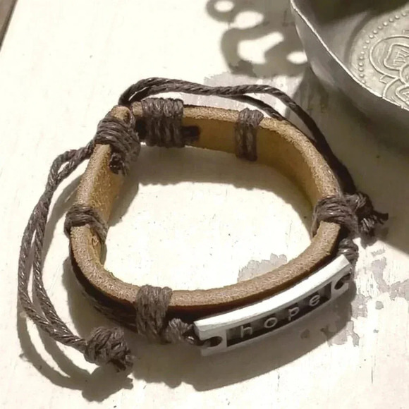 Genuine Leather Handcrafted Hope Affirmation Medium Brown Silver Pewter Bracelet - Picture 6 of 6